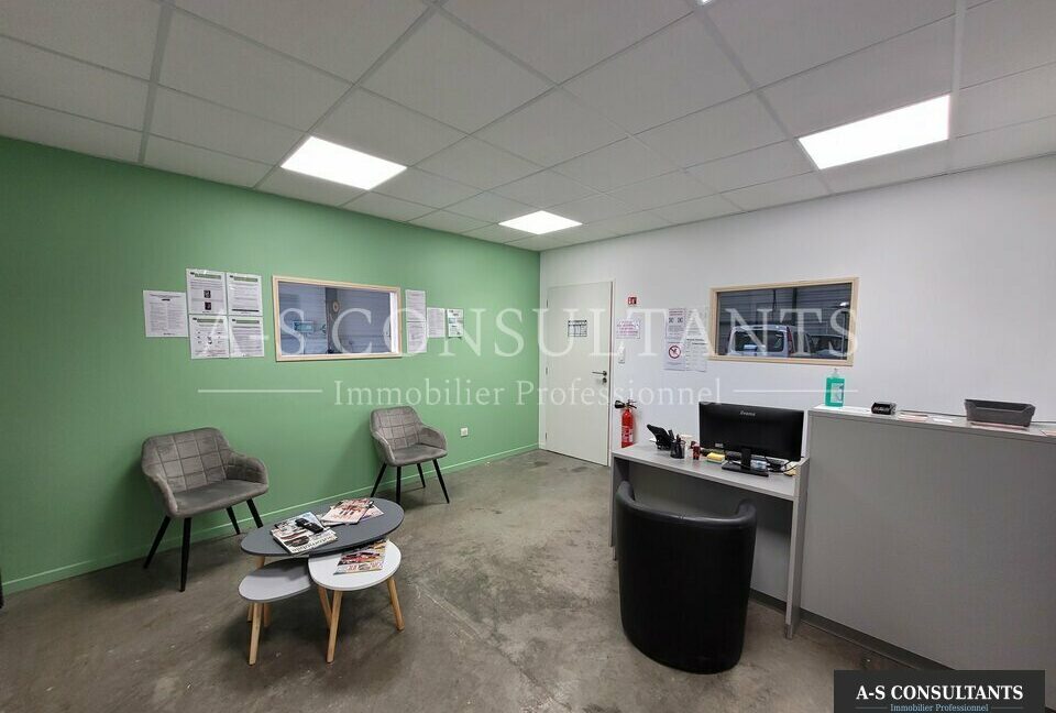 LOCAL D'ACTIVITE A VENDRE LA FRETTE 075404244_38_0205_6.jpg
