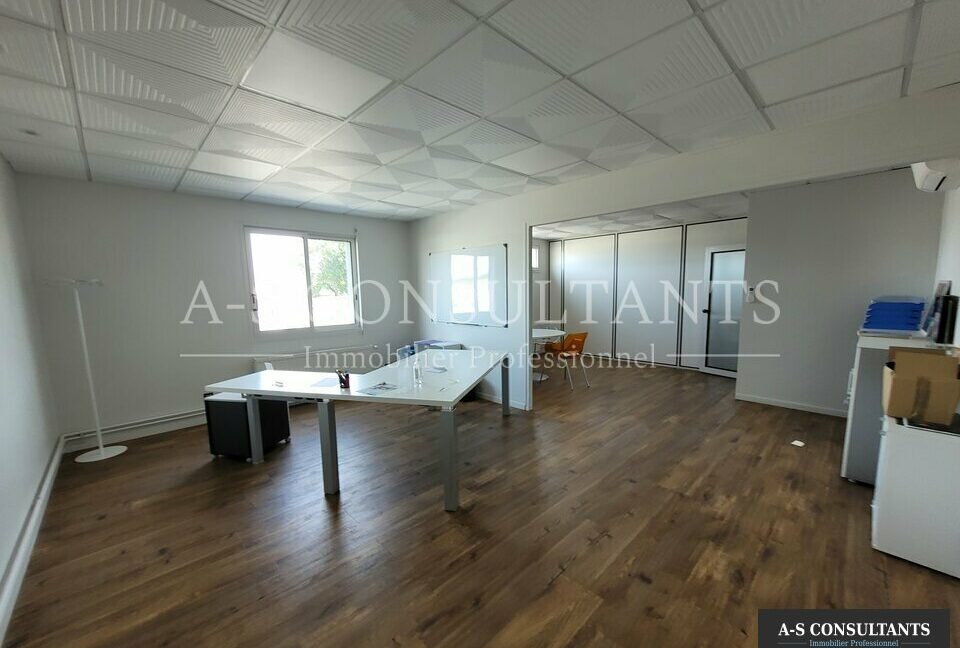 BUREAUX LOCATION DAVEZIEUX 302611870_07_0114_14.jpg