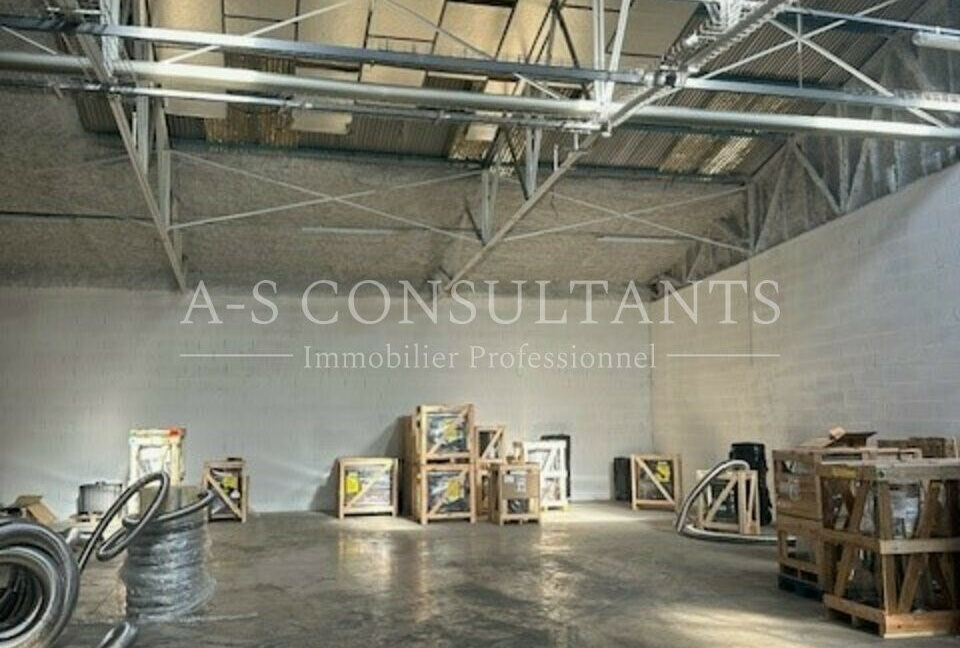 ENTREPOT LOCATION SAINT VINCENT DE MERCUZE 305581081_38_0330_3.jpg