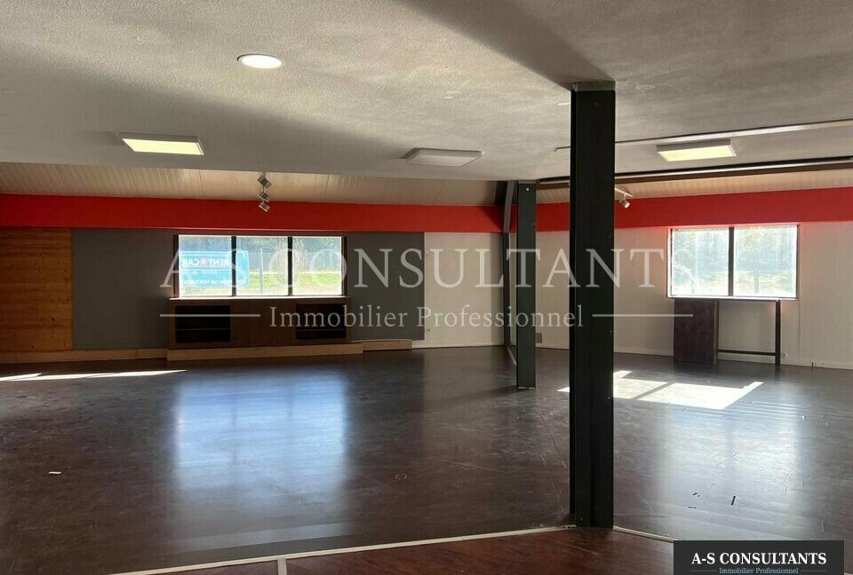 LOCAL COMMERCIAL LOCATION TOURNON 343095329_73_0238_5.jpg
