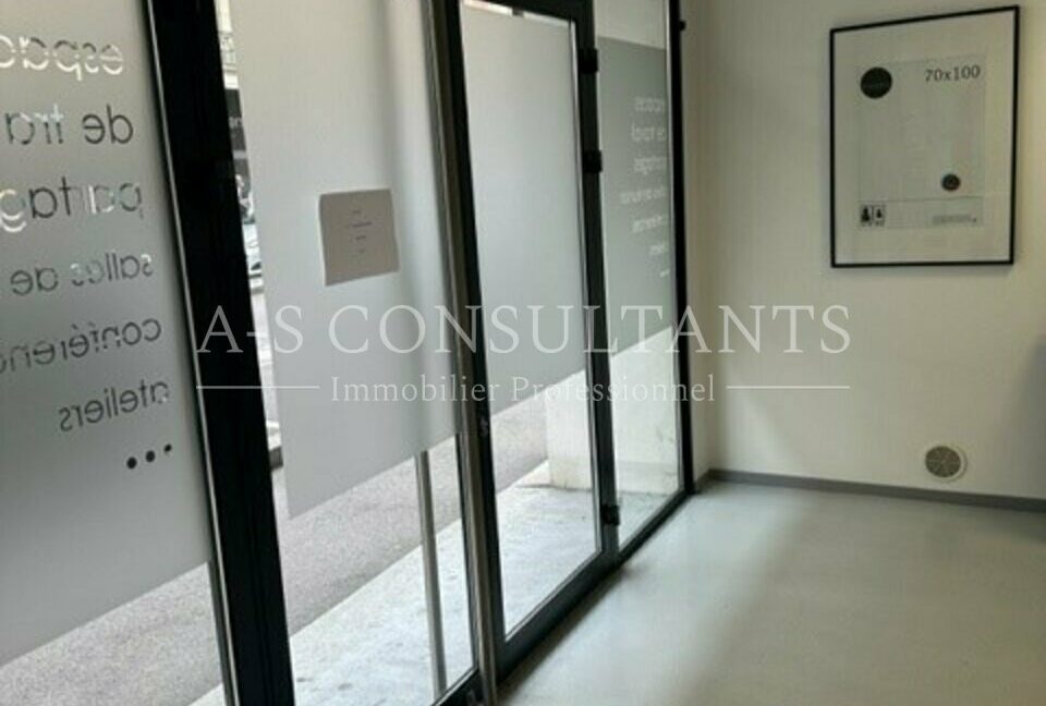 LOCAL COMMERCIAL LOCATION CHAMBERY 714488018_73_0200_1.jpg