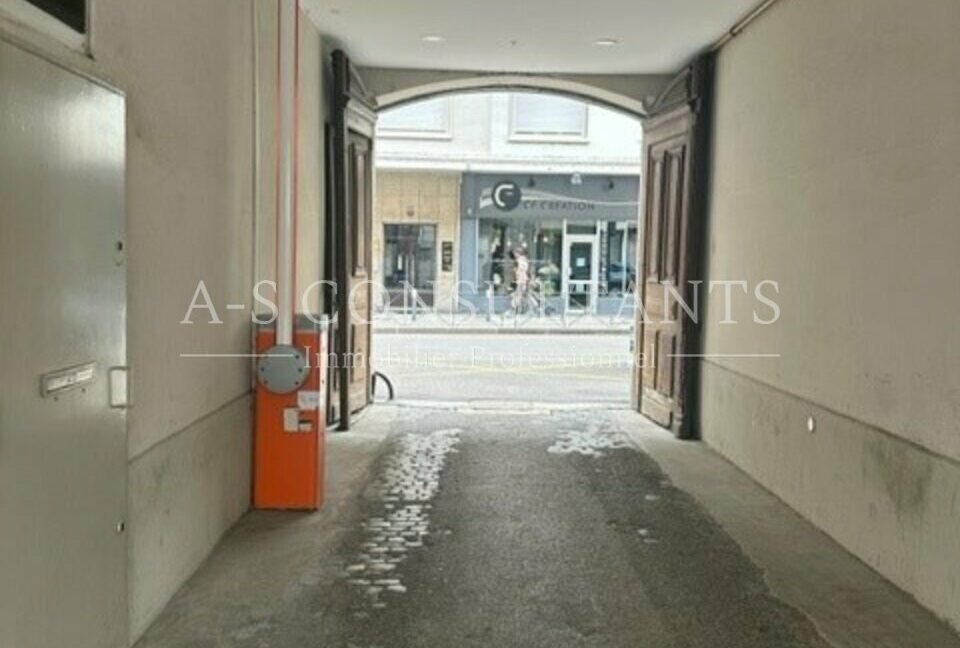 LOCAL COMMERCIAL LOCATION CHAMBERY 714495135_73_0200_9.jpg
