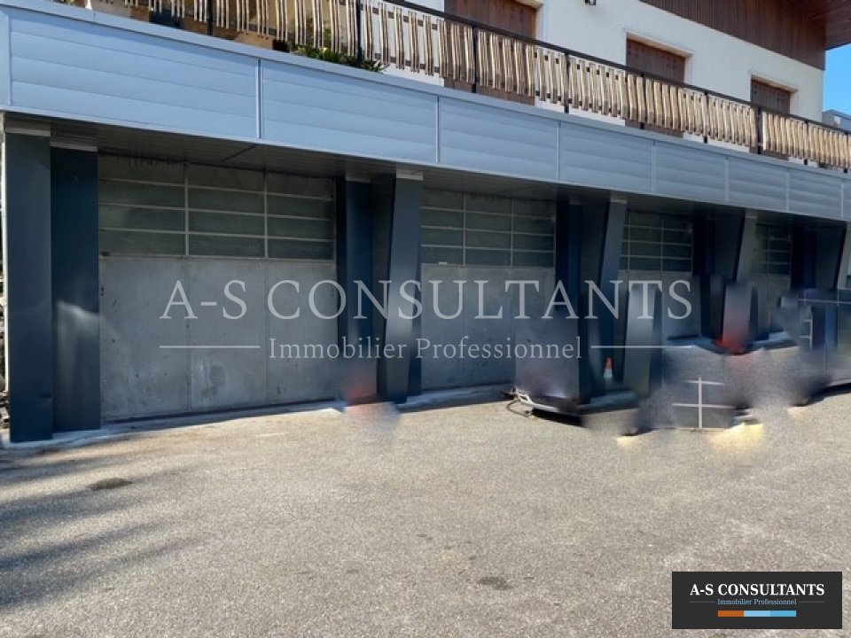 LOCAL COMMERCIAL LOCATION CHALLES LES EAUX 73_0007_1.jpg