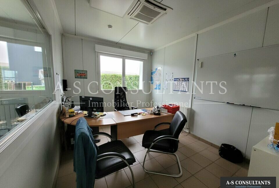 ENTREPOT LOCATION SAINT-PRIEST 848867647_69_0178_1.jpg