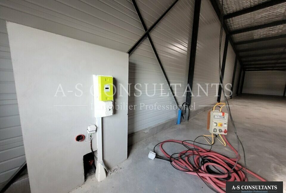 LOCAL D'ACTIVITE LOCATION REVEL TOURDAN 996886074_38_0308_2.jpg