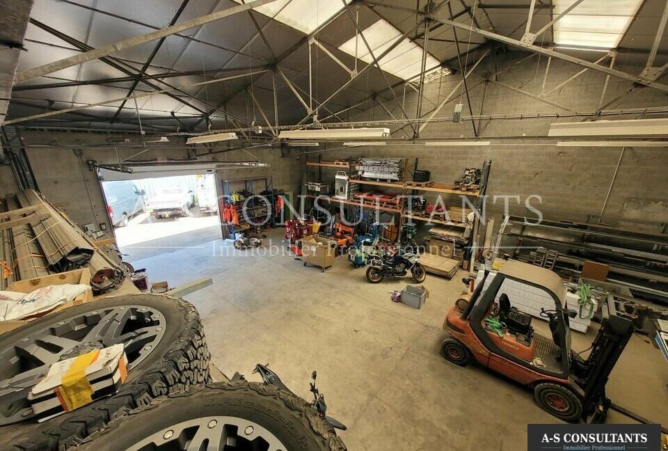 LOCAL D'ACTIVITE LOCATION DOMARIN 321412228_38_0349_3.jpg