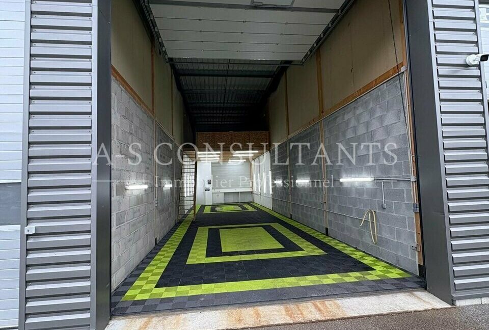 ENTREPOT LOCATION FAVERGES 362477879_74_0038_1.jpg