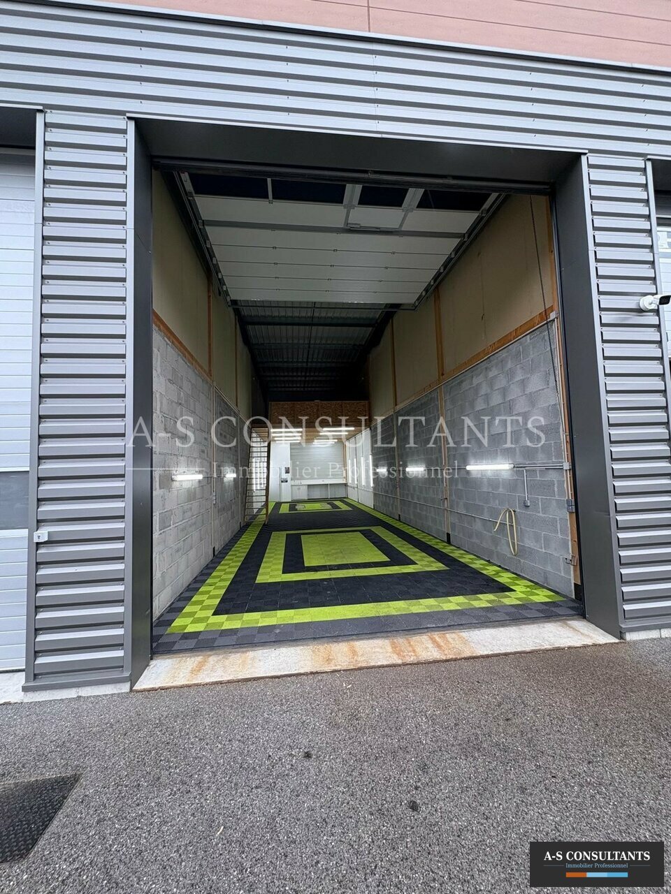 ENTREPOT LOCATION FAVERGES 362477879_74_0038_1.jpg
