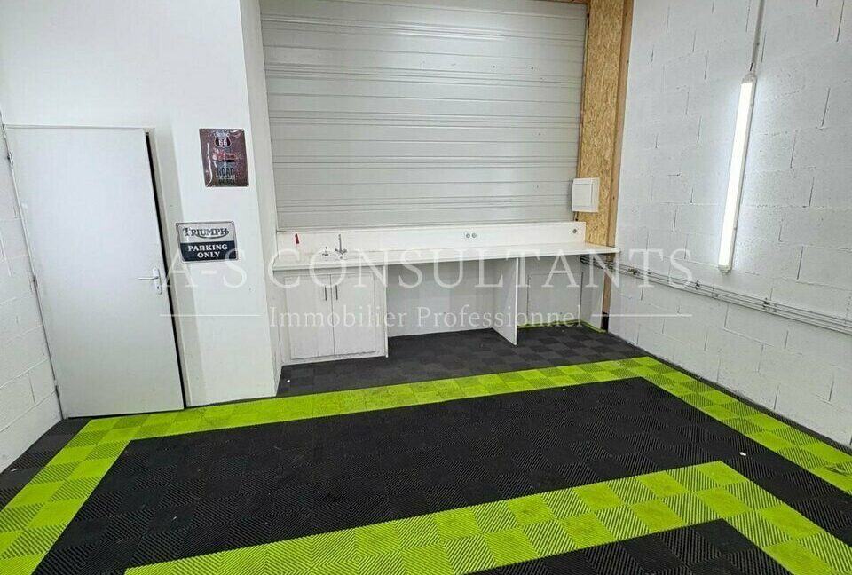 ENTREPOT LOCATION FAVERGES 362482431_74_0038_3.jpg