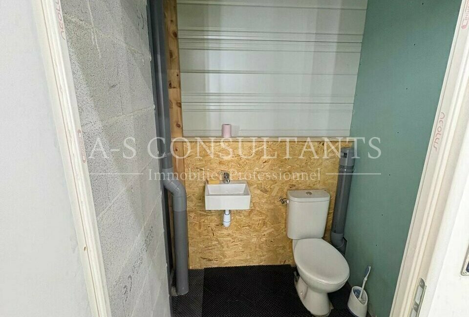 ENTREPOT LOCATION FAVERGES 362484758_74_0038_4.jpg