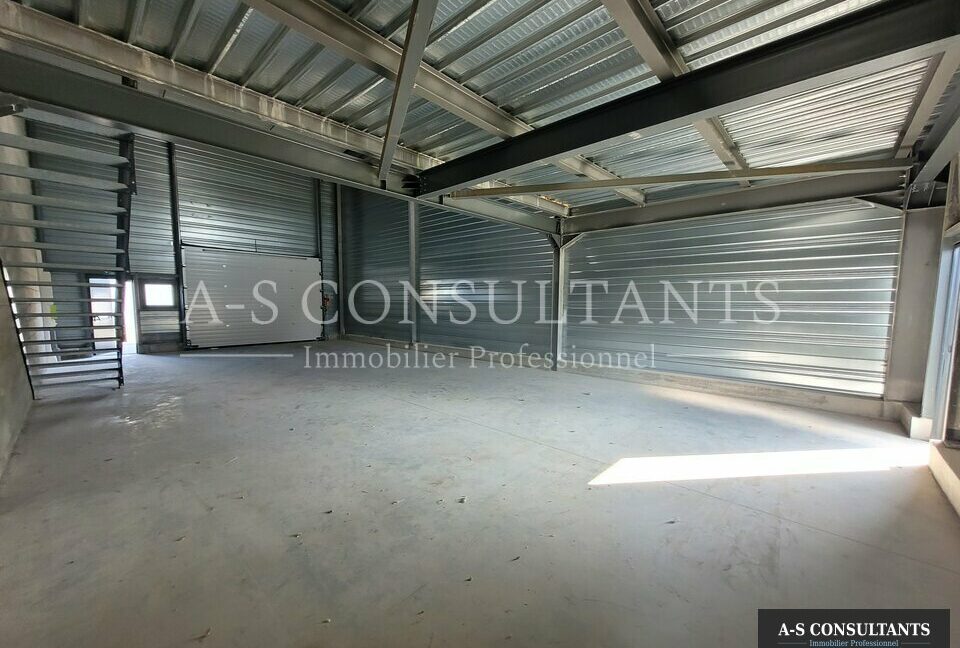 LOCAL D'ACTIVITE LOCATION SAINT PRIEST 238817328_69_0166_2.jpg