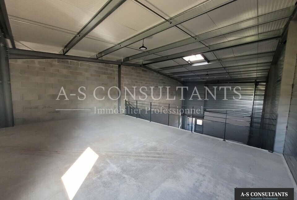 LOCAL D'ACTIVITE LOCATION SAINT PRIEST 238822206_69_0166_3.jpg