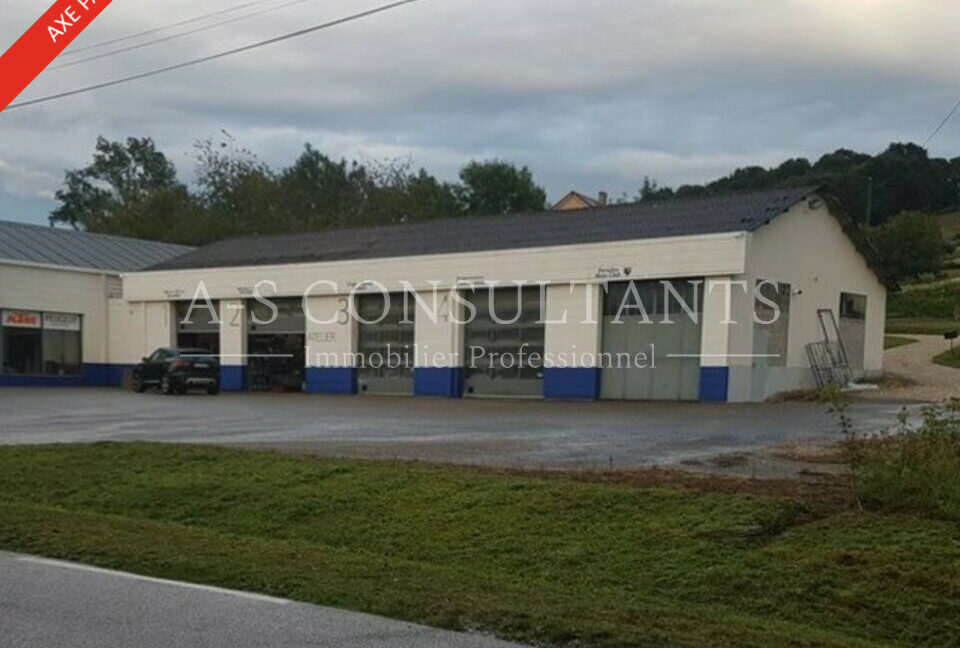 LOCAL COMMERCIAL LOCATION BELLEY 01_0106_1.jpg