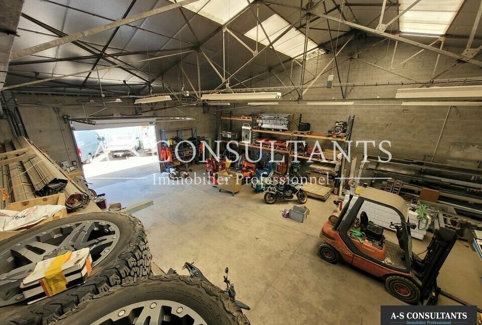 LOCAL D'ACTIVITE LOCATION DOMARIN 321412228_38_0349_3.jpg