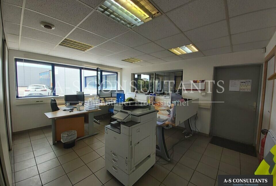 LOCAL D'ACTIVITE A VENDRE VIRIVILLE 38_0365_3.jpg