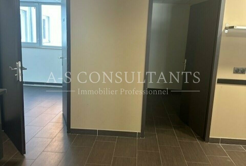 LOCAL COMMERCIAL A VENDRE ANNECY 514454482_74_0113_4.jpg