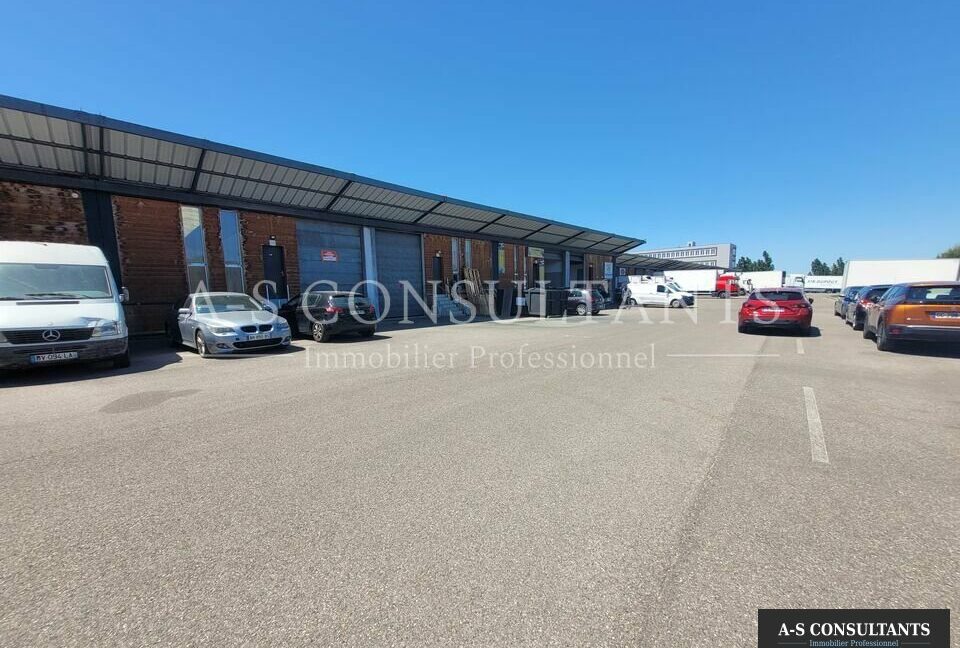 ENTREPOT LOCATION SAINT-PRIEST 546096706_69_0182_3.jpg