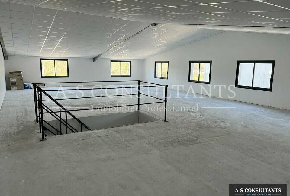 LOCAL COMMERCIAL A VENDRE BELLEY 549629352_01_0102_5.jpg