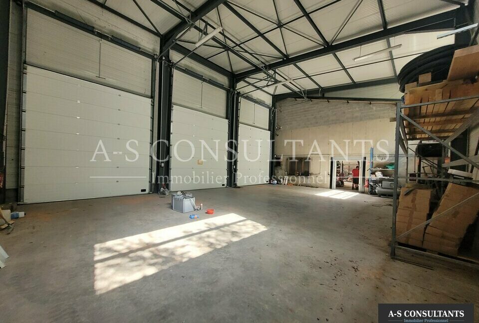 LOCAL D'ACTIVITE LOCATION DOMARIN 740306607_38_0349_3.jpg