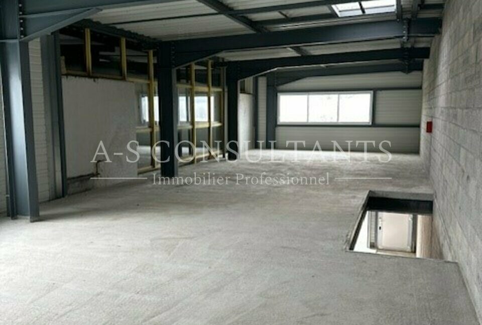 ENTREPOT LOCATION ANNECY 860582921_74_0101_3.jpg