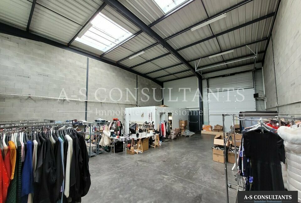 LOCAL D'ACTIVITE LOCATION SAINT PIERRE DE CHANDIEU 027767836_69_0163_2.jpg