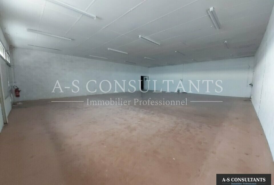 LOCAL COMMERCIAL LOCATION DAVEZIEUX 07_0041_2.jpg