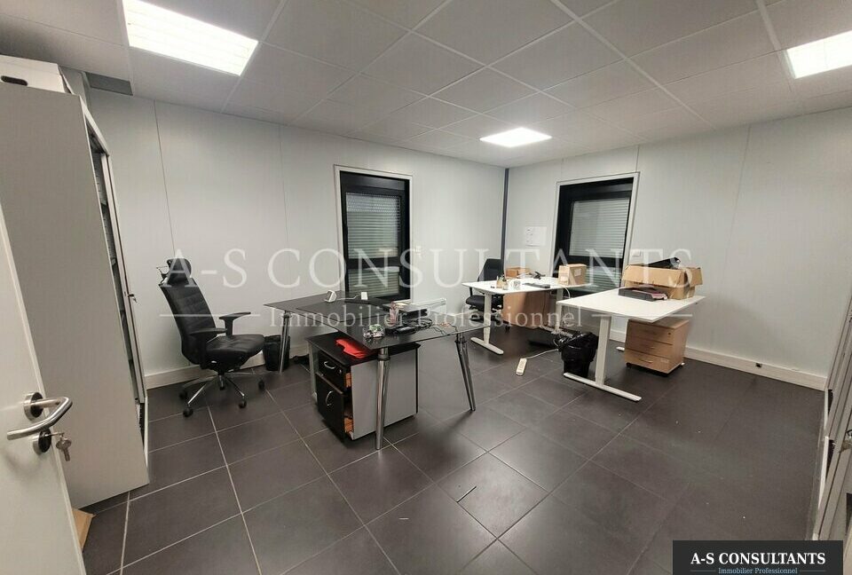 LOCAL COMMERCIAL LOCATION SAINT-PRIEST 261468746_69_0181_2.jpg