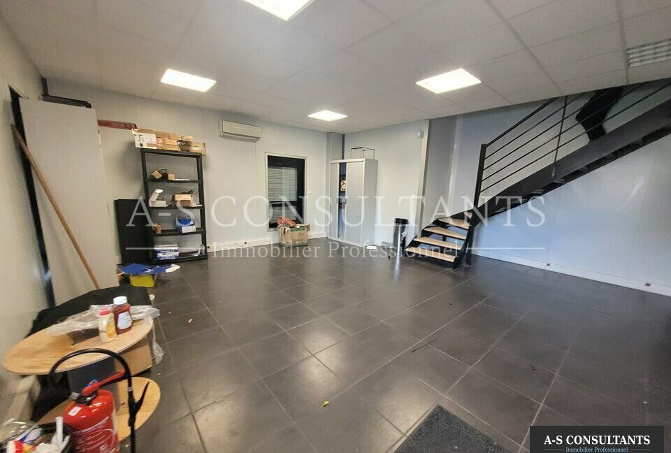 LOCAL COMMERCIAL LOCATION SAINT-PRIEST 261478784_69_0181_4.jpg