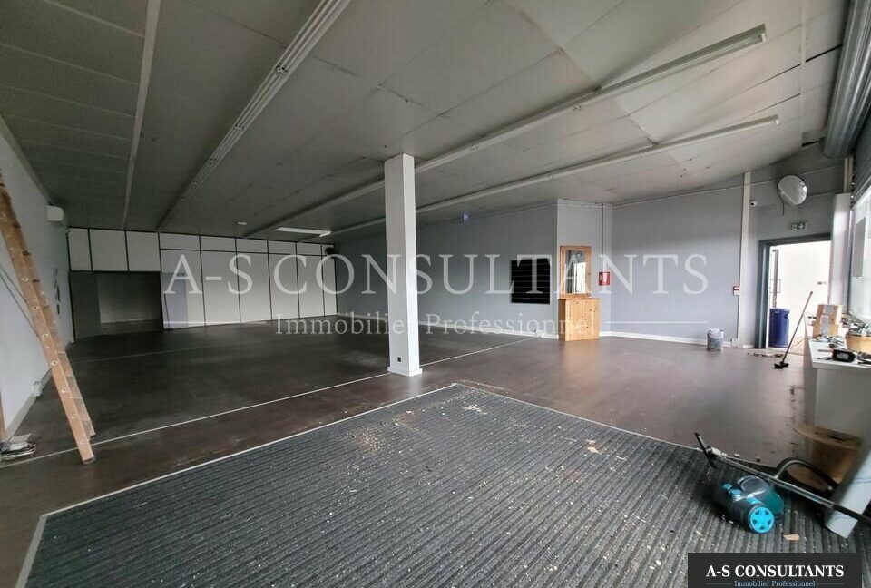 LOCAL COMMERCIAL LOCATION DAVEZIEUX 305737041_07_0140_4.jpg