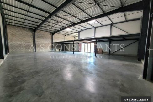 LOCAL COMMERCIAL LOCATION DAVEZIEUX 541113883_438854679_07_0130_1.jpg