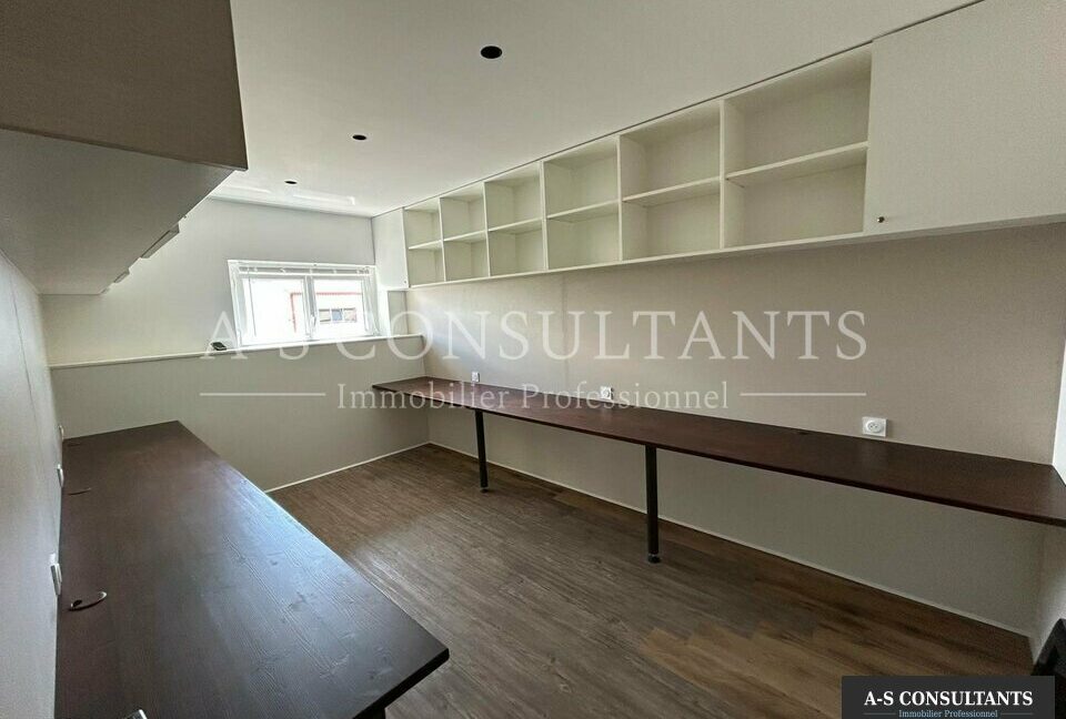LOCAL D'ACTIVITE LOCATION PORTE-DE-SAVOIE 686916658_73_0278_6.jpg