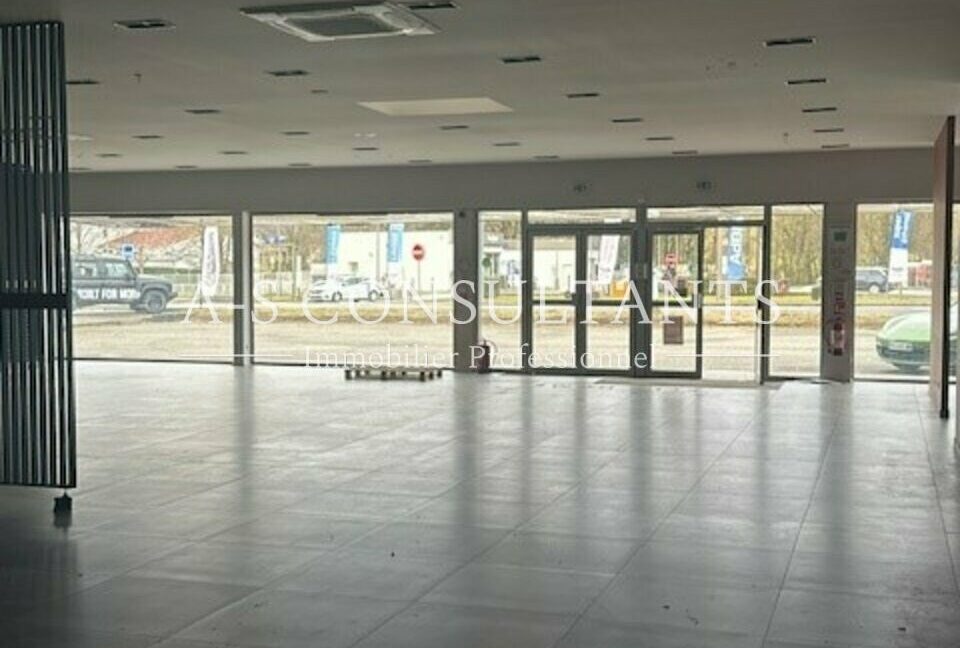 LOCAL COMMERCIAL LOCATION LA RAVOIRE 704406085_73_0258_1.jpg