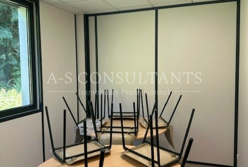 BUREAUX LOCATION LE PONT-DE-BEAUVOISIN 808903868_73_0298_1.jpg