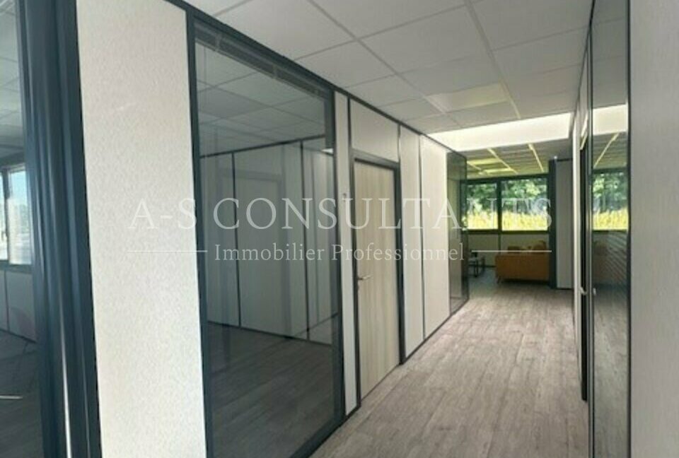 BUREAUX LOCATION LE PONT-DE-BEAUVOISIN 808910119_73_0298_7.jpg