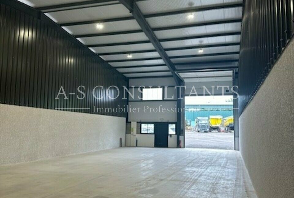 ENTREPOT LOCATION TOURNON 928184403_73_0129_4.jpg