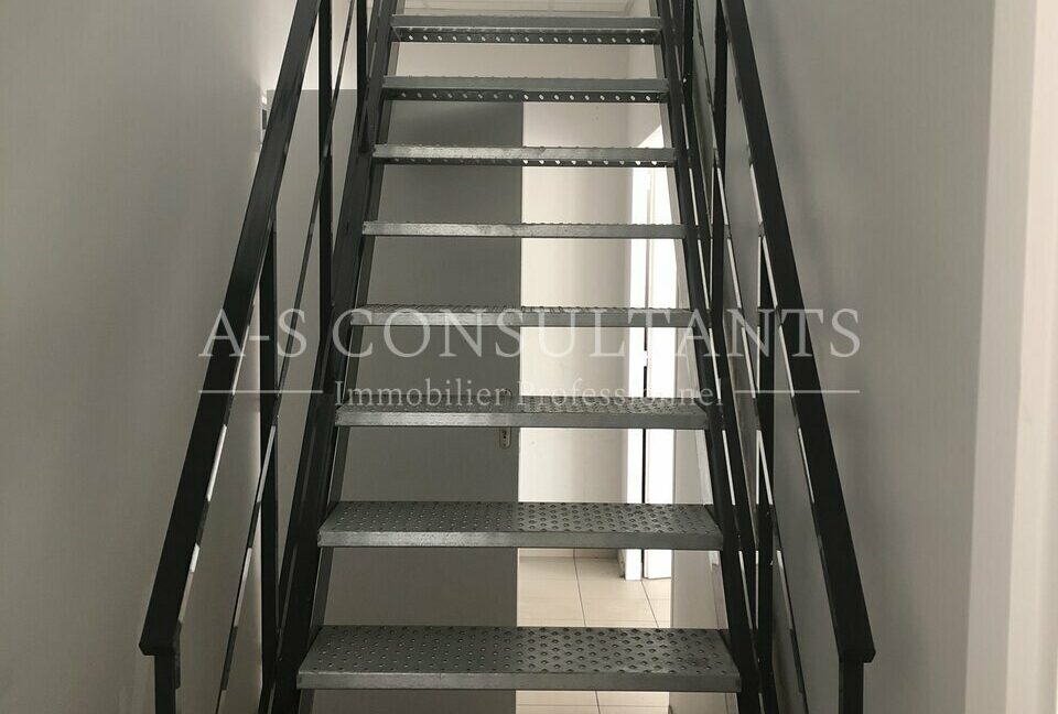 LOCAL COMMERCIAL LOCATION BELLEY 01_0067_4.jpg