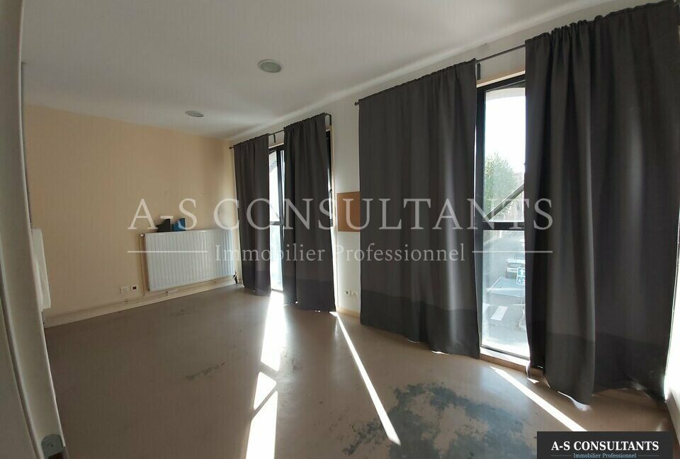 LOCAL COMMERCIAL LOCATION ANNONAY 07_0075_5.jpg