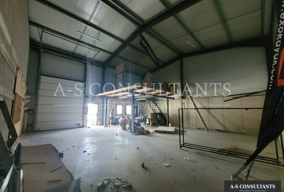 LOCAL D'ACTIVITE LOCATION SAINT PIERRE DE BOEUF 231428221_42_0070_3.jpg