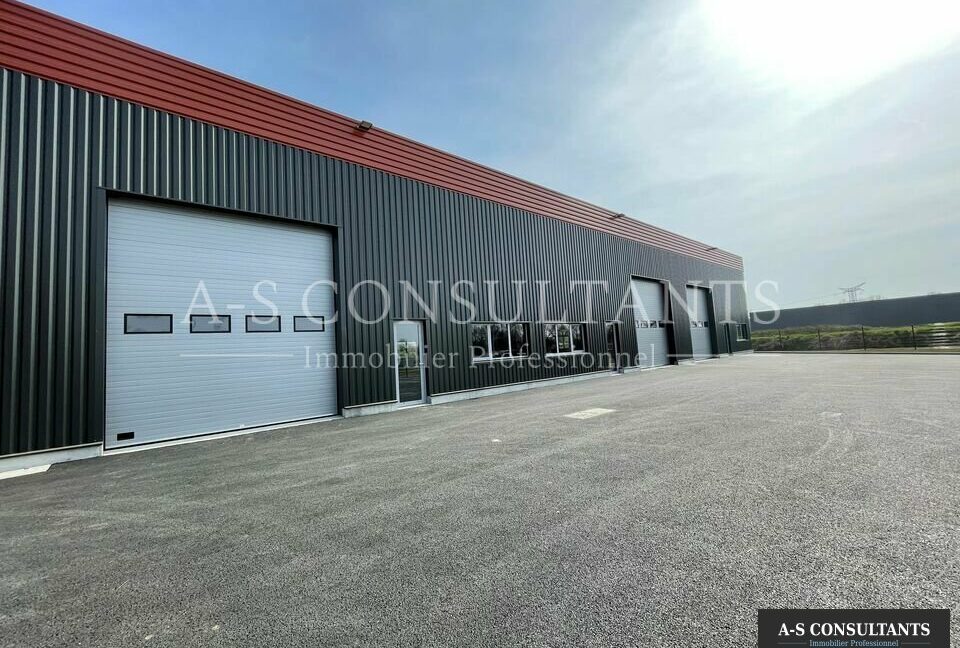 LOCAL D'ACTIVITE LOCATION SAINT GENIX SUR GUIERS 335417288_73_0050_6.jpg