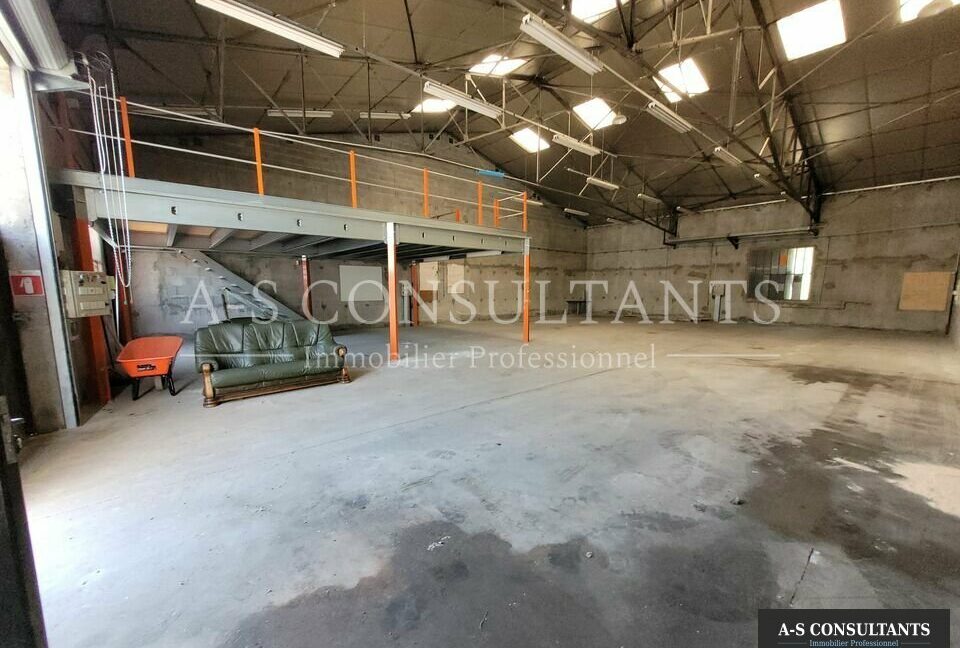 LOCAL D'ACTIVITE LOCATION DOMARIN 355610983_38_0252_1.jpg