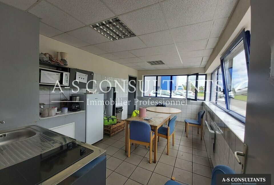 LOCAL D'ACTIVITE LOCATION VIRIVILLE 38_0371_6.jpg