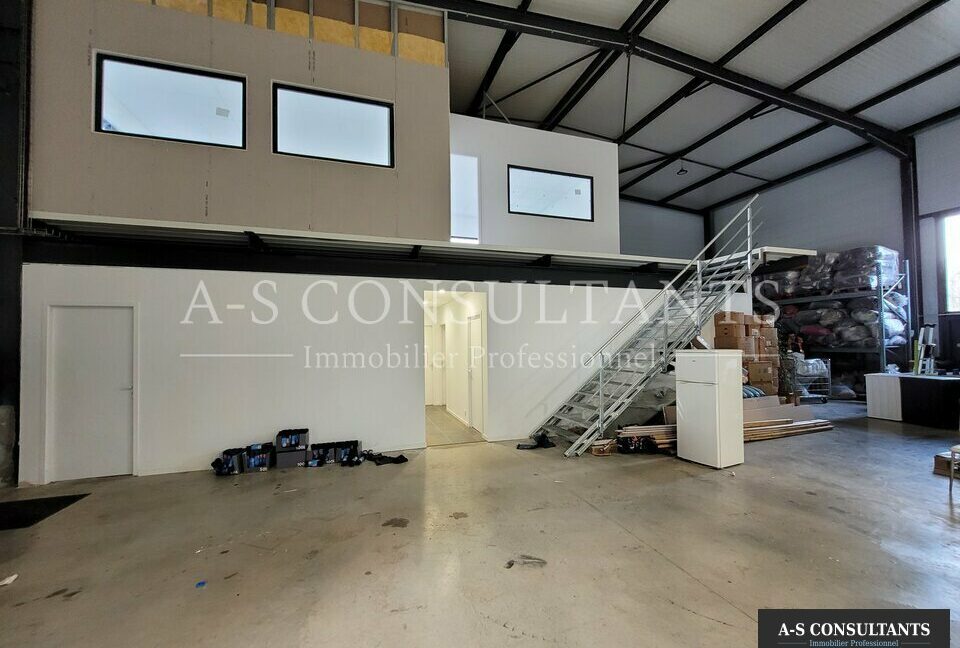 LOCAL D'ACTIVITE A VENDRE LA COTE SAINT ANDRE 38_0373_3.jpg