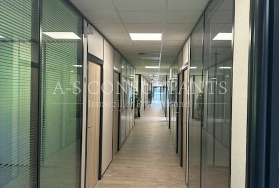 BUREAUX LOCATION LE PONT-DE-BEAUVOISIN 808907113_73_0298_4.jpg