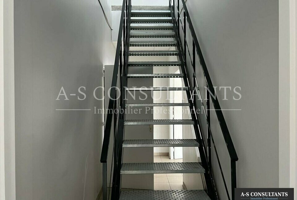 LOCAL COMMERCIAL A VENDRE BELLEY 549632673_01_0102_7.jpg