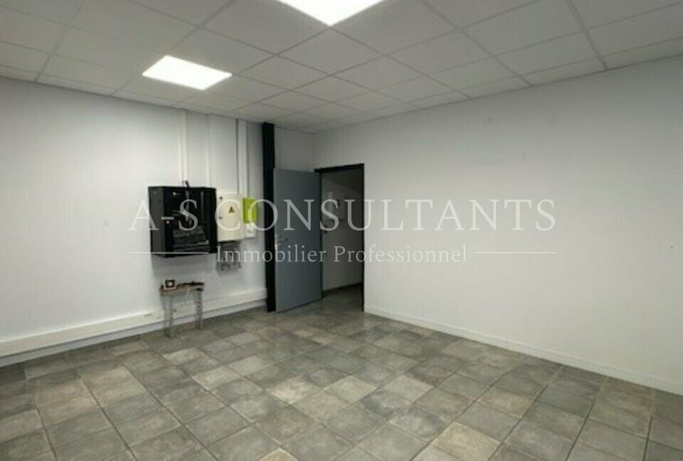 LOCAL COMMERCIAL LOCATION ANNECY 723637292_74_0109_8.jpg