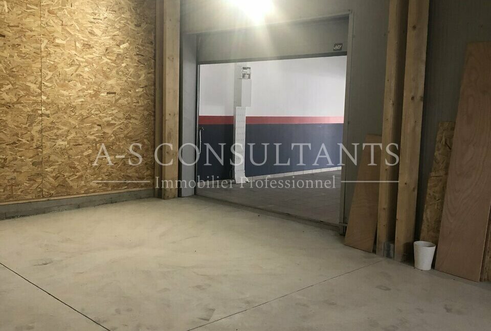 LOCAL COMMERCIAL LOCATION BELLEY 01_0067_6.jpg