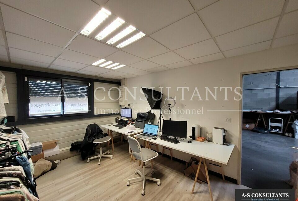 LOCAL D'ACTIVITE LOCATION SAINT PIERRE DE CHANDIEU 027775649_69_0163_4.jpg