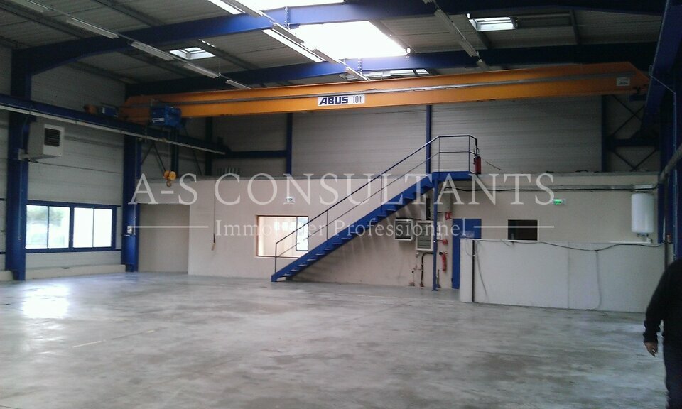 LOCAL D'ACTIVITE LOCATION CROLLES 054676943_38_0366_1.jpg