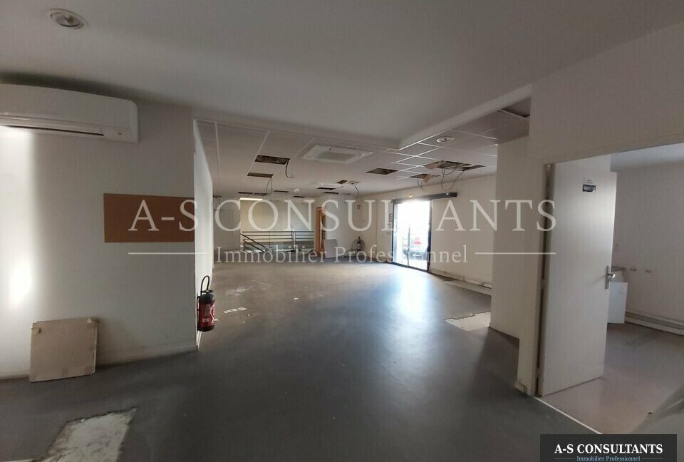 LOCAL COMMERCIAL LOCATION ANNONAY 07_0075_4.jpg