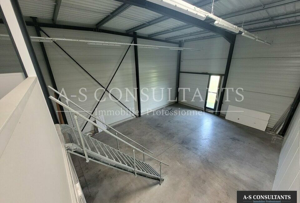 LOCAL D'ACTIVITE LOCATION MARCILLOLES 207723848_38_0164_8.jpg